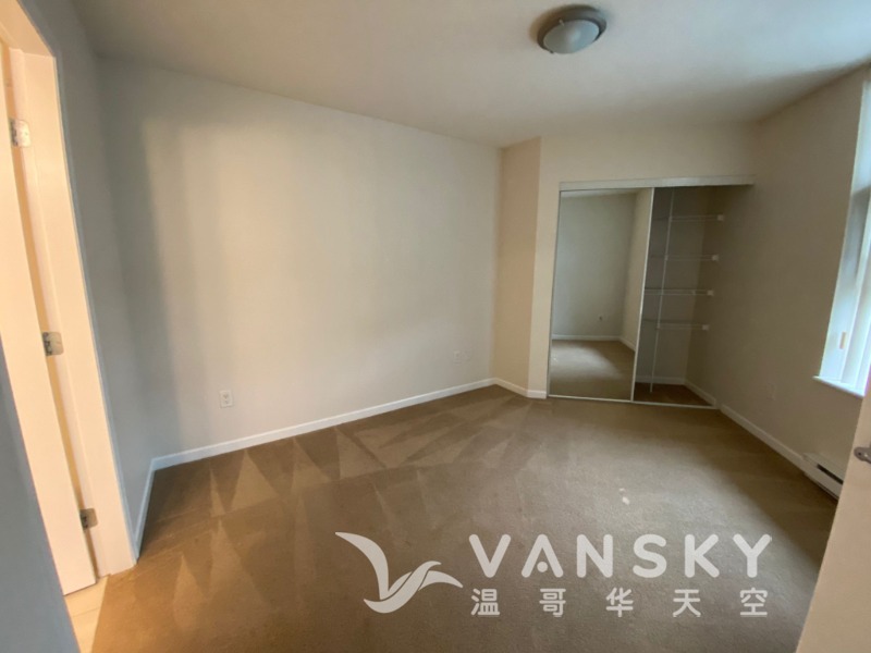 250416134154_333 left bedroom.jpg